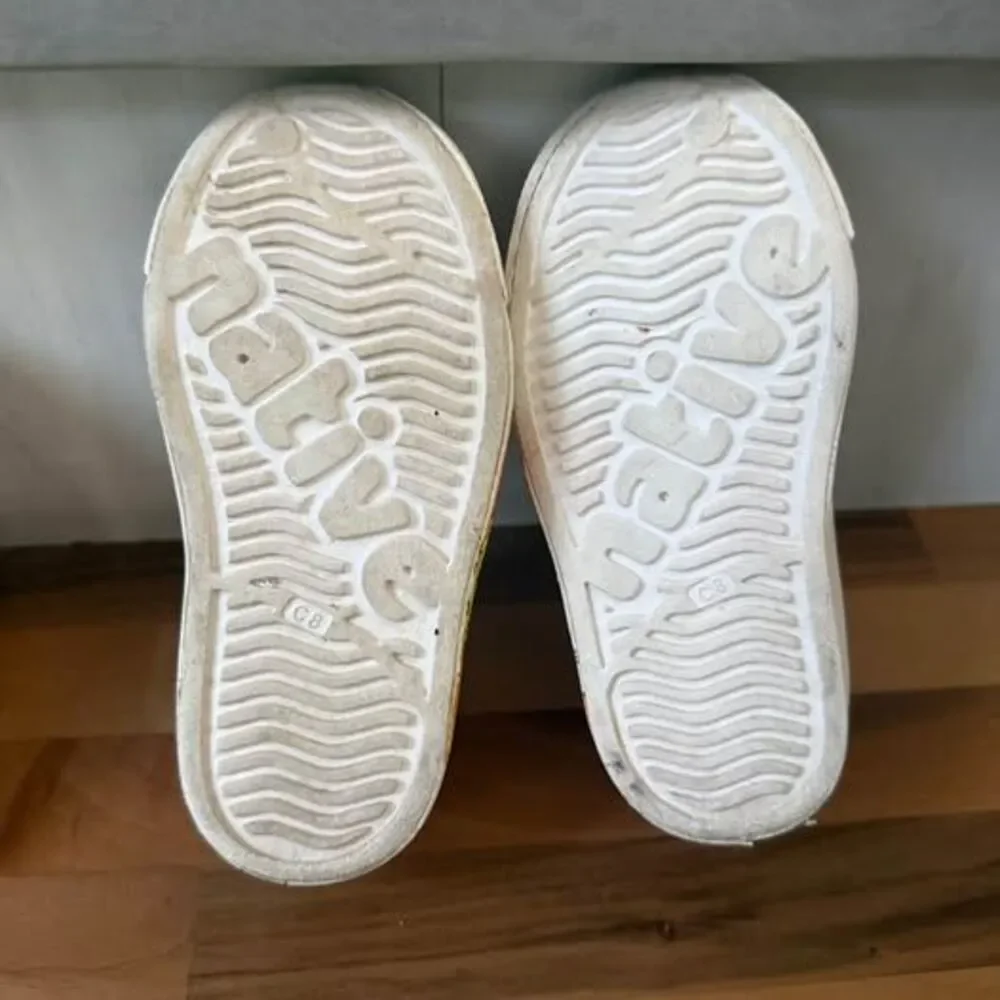 Star Wars white natives size 8